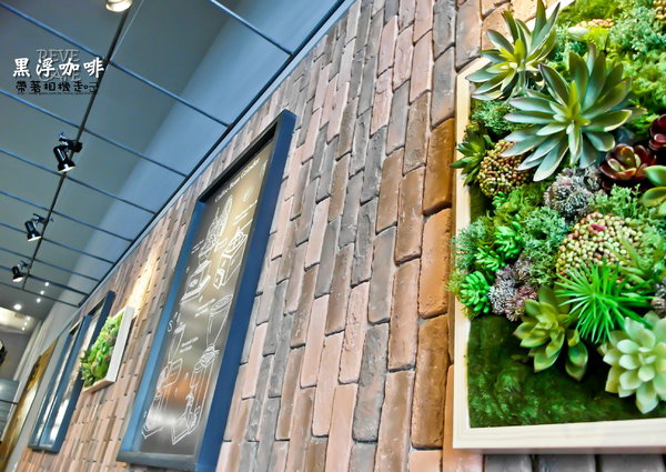 REVE黑浮咖啡(台南永華店):台南 安平區. 早午餐、義式餐點、咖啡 黑浮咖啡RÈVE Café