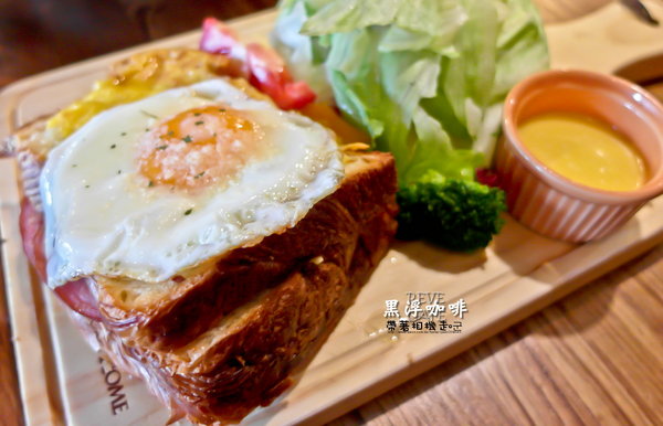 REVE黑浮咖啡(台南永華店):台南 安平區. 早午餐、義式餐點、咖啡 黑浮咖啡RÈVE Café