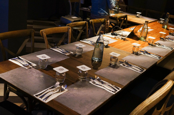 Bistro Smith 咖啡餐酒館：(胖樺食記)台北東區Bistro Smith 咖啡餐酒館。餐點一流環境舒適讓人流連忘返。