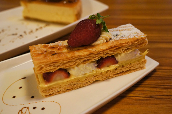 Bistro Smith 咖啡餐酒館：(胖樺食記)台北東區Bistro Smith 咖啡餐酒館。餐點一流環境舒適讓人流連忘返。