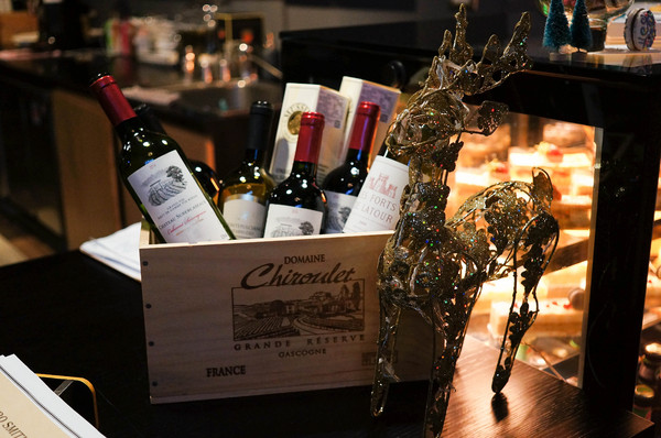 Bistro Smith 咖啡餐酒館：(胖樺食記)台北東區Bistro Smith 咖啡餐酒館。餐點一流環境舒適讓人流連忘返。