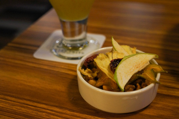 Bistro Smith 咖啡餐酒館：(胖樺食記)台北東區Bistro Smith 咖啡餐酒館。餐點一流環境舒適讓人流連忘返。