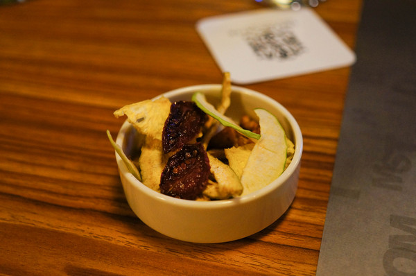 Bistro Smith 咖啡餐酒館：(胖樺食記)台北東區Bistro Smith 咖啡餐酒館。餐點一流環境舒適讓人流連忘返。