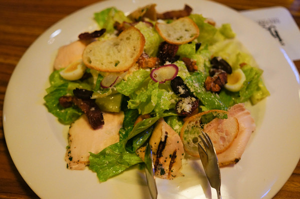 Bistro Smith 咖啡餐酒館：(胖樺食記)台北東區Bistro Smith 咖啡餐酒館。餐點一流環境舒適讓人流連忘返。