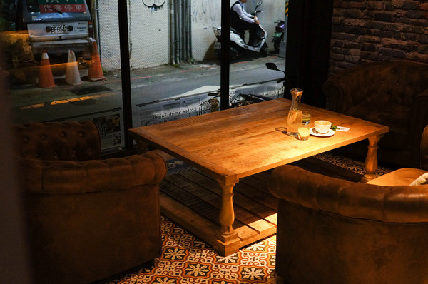 Bistro Smith 咖啡餐酒館：(胖樺食記)台北東區Bistro Smith 咖啡餐酒館。餐點一流環境舒適讓人流連忘返。