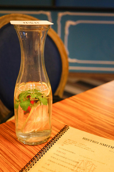 Bistro Smith 咖啡餐酒館：(胖樺食記)台北東區Bistro Smith 咖啡餐酒館。餐點一流環境舒適讓人流連忘返。