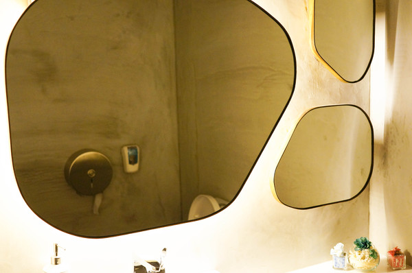 Bistro Smith 咖啡餐酒館：(胖樺食記)台北東區Bistro Smith 咖啡餐酒館。餐點一流環境舒適讓人流連忘返。