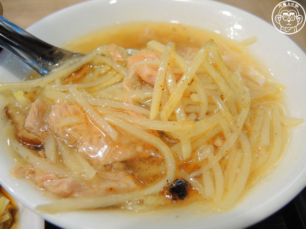 肉伯火雞肉飯(台北信義店)：呷飽祙【台北信義･肉伯火雞肉飯】CNN推薦必吃台南美食來台北開店囉