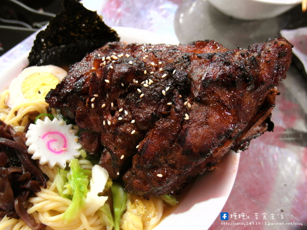 不二拉麵聯盟：〖台中│美食〗不二拉麵聯盟 ❤ 價格不貴，份量大到破錶的鬼爪拉麵，讓你大快朵頤!!因人潮眾多~排隊加等候時間至少快兩個小時!!