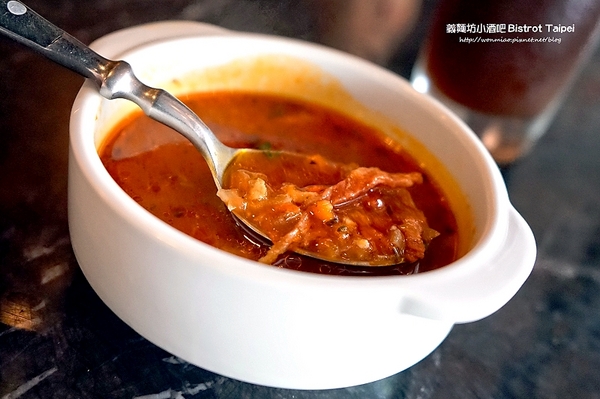 義麵坊小酒吧Bistrot Taipei：【松菸 餐酒館／捷運市政府站 美食】放鬆心情小酌吃吃喝喝聊天好去處!! ✿✿ 義麵坊小酒吧 Bistrot Taipei ✿✿