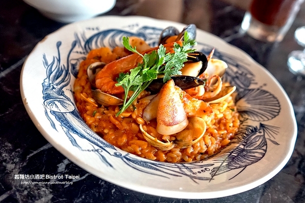 義麵坊小酒吧Bistrot Taipei：【松菸 餐酒館／捷運市政府站 美食】放鬆心情小酌吃吃喝喝聊天好去處!! ✿✿ 義麵坊小酒吧 Bistrot Taipei ✿✿