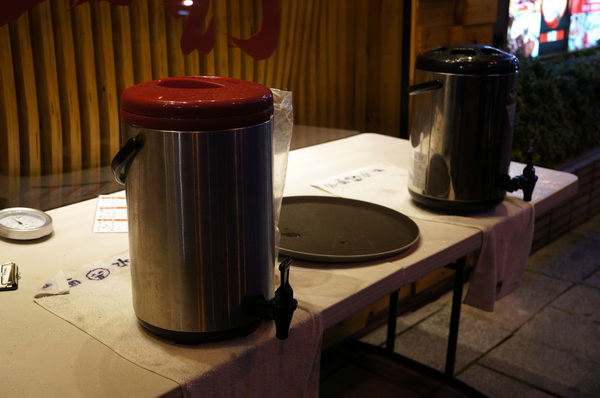 北海道えびそば一幻 台灣：(胖樺食記)信義區來自北海道”えびそば一幻拉麵台灣”。名不虛傳的蝦味十足。