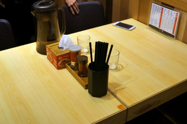 北海道えびそば一幻 台灣：(胖樺食記)信義區來自北海道”えびそば一幻拉麵台灣”。名不虛傳的蝦味十足。