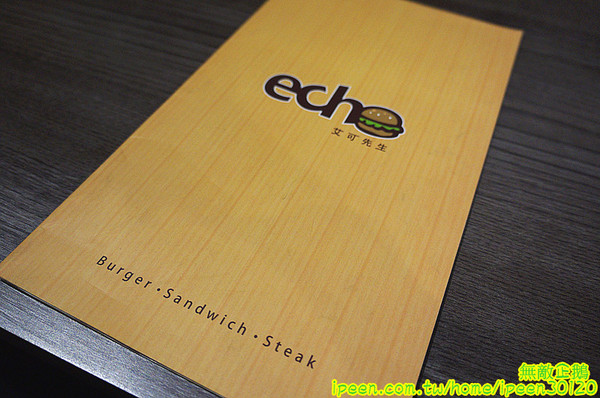 艾可先生漢堡餐廳(逢甲店):【台中-西屯區】手工漢堡肉x花生醬..擁有法式靈魂的美式漢堡..氣泡飲料.無限暢飲!~大推達拉斯牛小排燉飯(辣).花生醬燒烤堡.泰式甜辣雞翅...《艾可先生漢堡餐廳(逢甲店)》