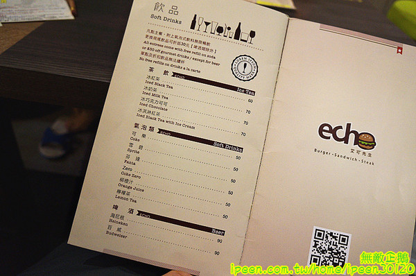 艾可先生漢堡餐廳(逢甲店):【台中-西屯區】手工漢堡肉x花生醬..擁有法式靈魂的美式漢堡..氣泡飲料.無限暢飲!~大推達拉斯牛小排燉飯(辣).花生醬燒烤堡.泰式甜辣雞翅...《艾可先生漢堡餐廳(逢甲店)》