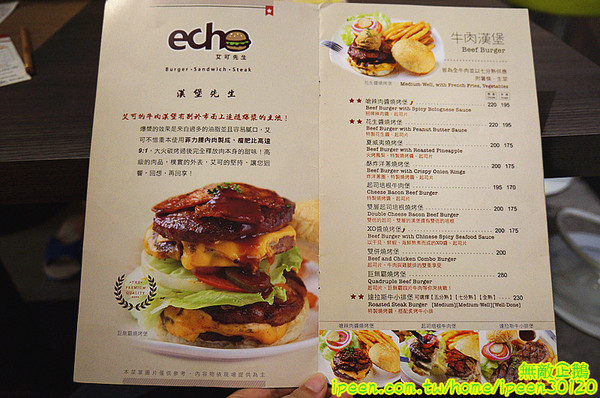 艾可先生漢堡餐廳(逢甲店):【台中-西屯區】手工漢堡肉x花生醬..擁有法式靈魂的美式漢堡..氣泡飲料.無限暢飲!~大推達拉斯牛小排燉飯(辣).花生醬燒烤堡.泰式甜辣雞翅...《艾可先生漢堡餐廳(逢甲店)》