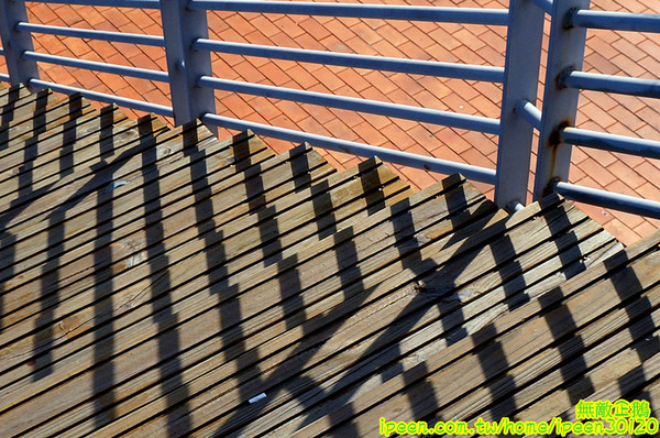 戀愛廣場 & 遊艇碼頭 & 碧海碼頭:【台南-安平區】可以看到對面的林默娘公園...走到底還有戀愛廣場喔!~《碧海碼頭》