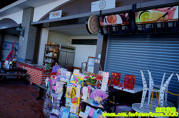 戀愛廣場 & 遊艇碼頭 & 碧海碼頭:【台南-安平區】可以看到對面的林默娘公園...走到底還有戀愛廣場喔!~《碧海碼頭》