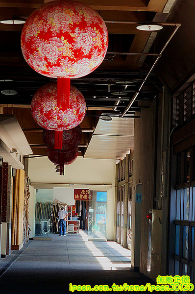 戀愛廣場 & 遊艇碼頭 & 碧海碼頭:【台南-安平區】可以看到對面的林默娘公園...走到底還有戀愛廣場喔!~《碧海碼頭》