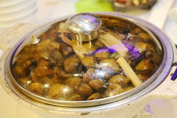 大灣碼頭：【羽諾食記】大灣碼頭熱炒生猛海鮮(松隆店)♥現撈海鮮創意料理♥捷運市政府站晚餐&宵夜推薦