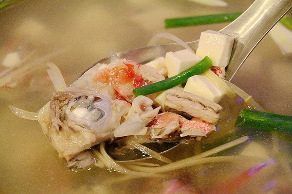 大灣碼頭：【羽諾食記】大灣碼頭熱炒生猛海鮮(松隆店)♥現撈海鮮創意料理♥捷運市政府站晚餐&宵夜推薦