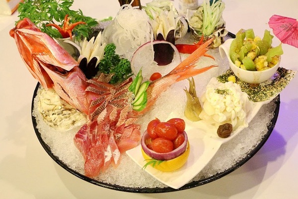 大灣碼頭：【羽諾食記】大灣碼頭熱炒生猛海鮮(松隆店)♥現撈海鮮創意料理♥捷運市政府站晚餐&宵夜推薦