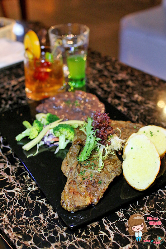 La Vida Loca 瘋狂人生餐廳:【食記】台北世貿101站 瘋狂人生餐酒館 La Vida Loca 信義店 松阪豬青醬燉飯 明太子干貝 配微醺調酒