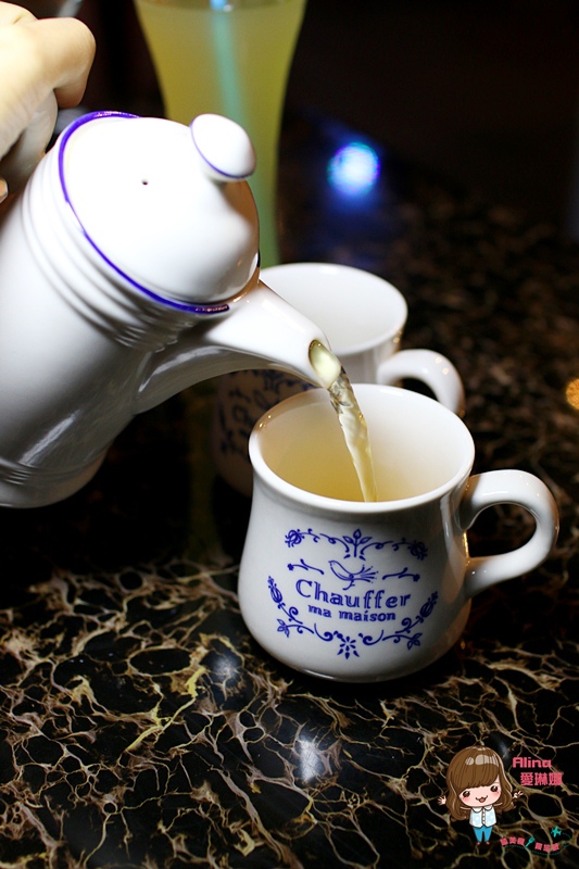 La Vida Loca 瘋狂人生餐廳:【食記】台北世貿101站 瘋狂人生餐酒館 La Vida Loca 信義店 松阪豬青醬燉飯 明太子干貝 配微醺調酒