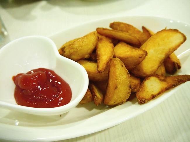 │台北。內湖│大晴天親子餐廳。巨型扭蛋機、球池、小廚師扮演、寶寶爬行…