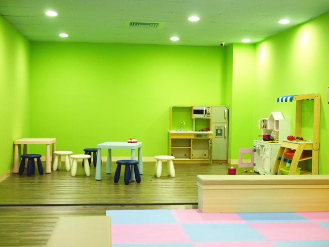 │台北。內湖│大晴天親子餐廳。巨型扭蛋機、球池、小廚師扮演、寶寶爬行…