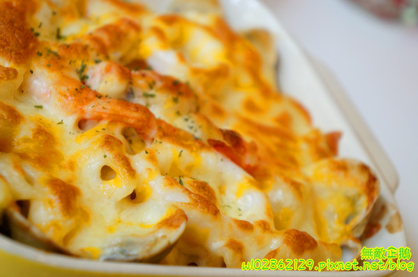 彩虹糖 輕食•義大利麵館：【台南-永康區】義大利麵x彩虹....大推焗烤奶油海鮮麵.巧克力布朗尼.草莓生乳酪塔...《彩虹糖 輕食•義大利麵館》