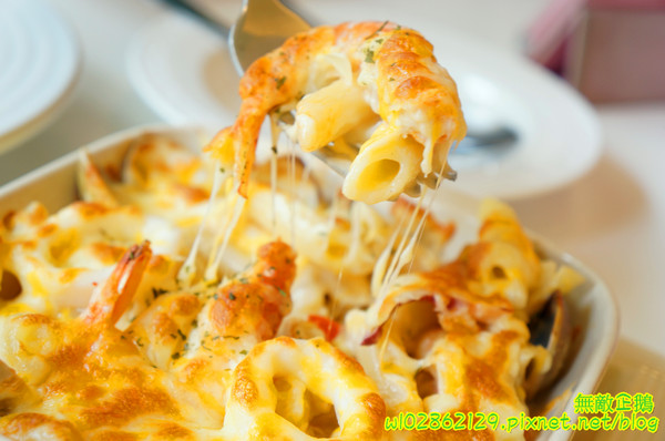 彩虹糖 輕食•義大利麵館：【台南-永康區】義大利麵x彩虹....大推焗烤奶油海鮮麵.巧克力布朗尼.草莓生乳酪塔...《彩虹糖 輕食•義大利麵館》