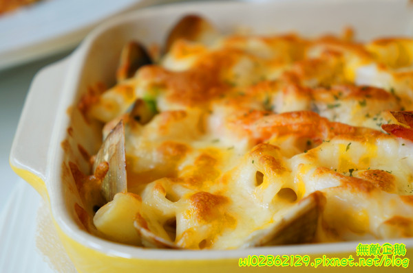 彩虹糖 輕食•義大利麵館：【台南-永康區】義大利麵x彩虹....大推焗烤奶油海鮮麵.巧克力布朗尼.草莓生乳酪塔...《彩虹糖 輕食•義大利麵館》