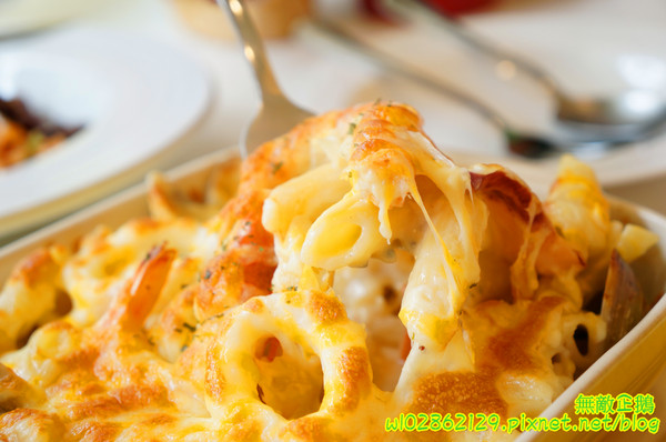 彩虹糖 輕食•義大利麵館：【台南-永康區】義大利麵x彩虹....大推焗烤奶油海鮮麵.巧克力布朗尼.草莓生乳酪塔...《彩虹糖 輕食•義大利麵館》