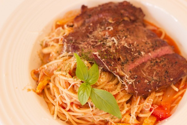 彩虹糖 輕食•義大利麵館：[台南]永康平價可愛小店 飯後甜點是亮點 彩虹糖 輕食•義大利麵館