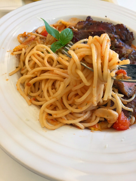 彩虹糖 輕食•義大利麵館：[台南]永康平價可愛小店 飯後甜點是亮點 彩虹糖 輕食•義大利麵館