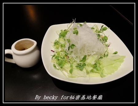 秘密基地(台北分店)：來自日本沖繩的居酒屋，越夜越美麗～秘密基地餐廳