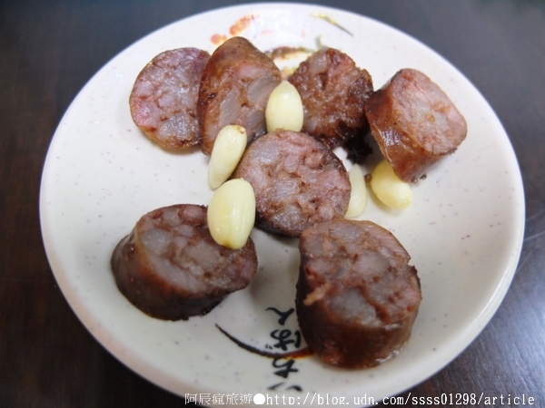 鼎億肉燥飯:【美食特搜。屏東市】鼎億肉燥飯。傳統口味肉燥飯 白菜滷 香腸 四神湯經典必吃 極力推薦的屏東味