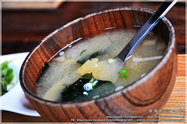 永心鳳茶 Tea & Cake Selection Bar:【高雄】苓雅區。Yonshin Tea 永心鳳茶《精緻茶與茶食選品店》