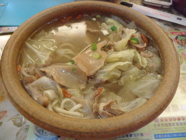 甘泉魚麵(林口店):【桃園龜山.美食】甘泉魚麵 ☆ 分布全台無地雷的麵食名家