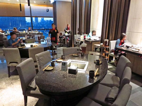 【台北火鍋】海底撈-現場變臉、手工現拉麵的四川麻辣火鍋店