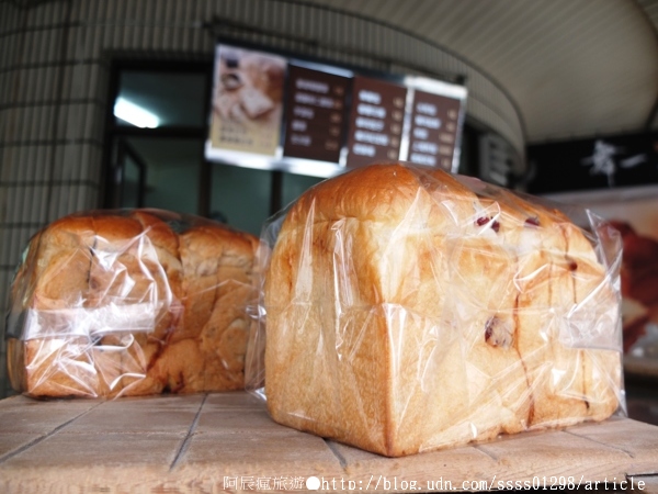 舞一加水站包子饅頭：【美食特搜。高雄三民區】舞一加水站包子饅頭。知名麵包大師親傳 20年不變的手感用心 堅守天然與健康的真原味