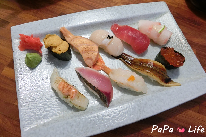 豪華握壽司(海膽、鮭魚肚、干貝、鮪魚、海鱱魚、比目魚側綠、鰹魚、甜蝦、星鰻、鮭魚卵).JPG