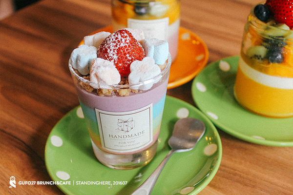 GUFO27 BRUNCH&CAFE:台北_ Gufo27 Brunch&cafe, 大份量早午餐&超夢幻彩虹冰沙、瓶子蛋糕