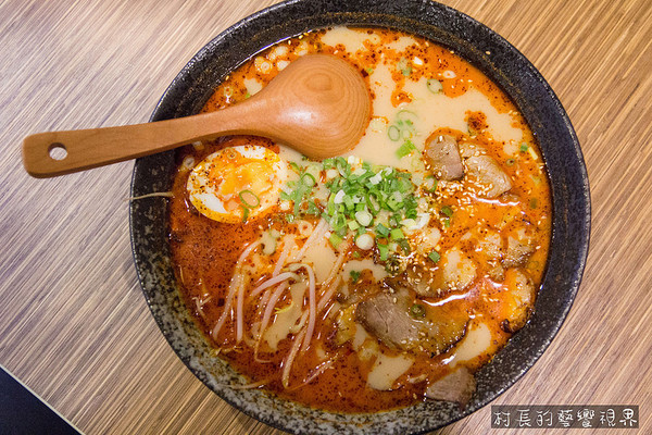 山本堂日式拉麵:【食記】{高雄。鼓山區}山本堂日式拉麵加麵不用錢呷粗飽