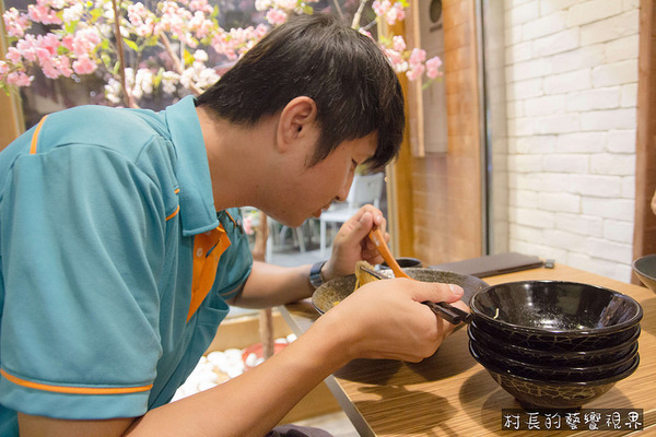 山本堂日式拉麵:【食記】{高雄。鼓山區}山本堂日式拉麵加麵不用錢呷粗飽