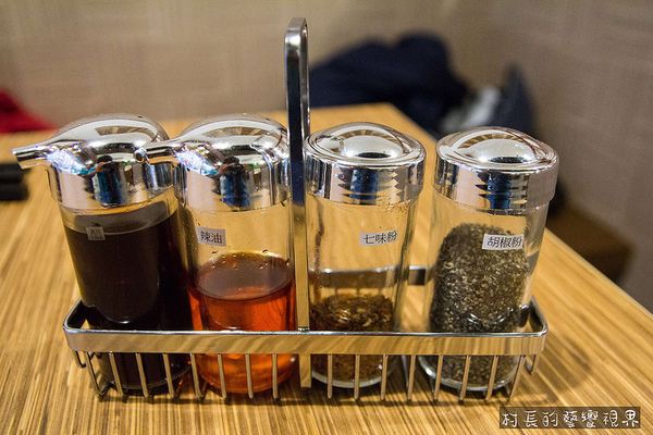 山本堂日式拉麵:【食記】{高雄。鼓山區}山本堂日式拉麵加麵不用錢呷粗飽