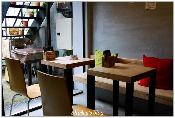 古楝咖啡:捷運忠孝新生站‧古楝咖啡