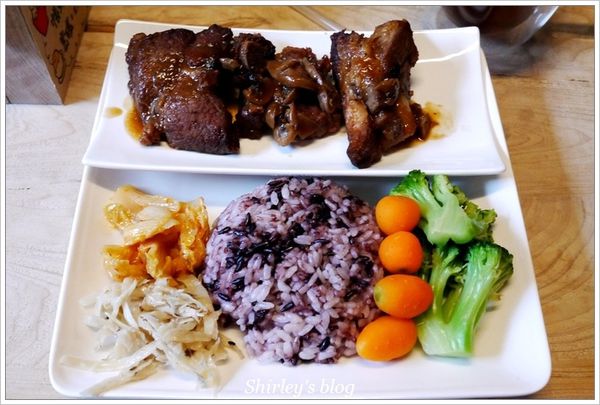 古楝咖啡:捷運忠孝新生站‧古楝咖啡