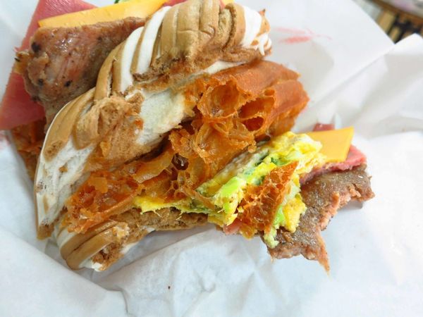 【板橋美食】太和豆漿-中式早餐巨無霸漢堡